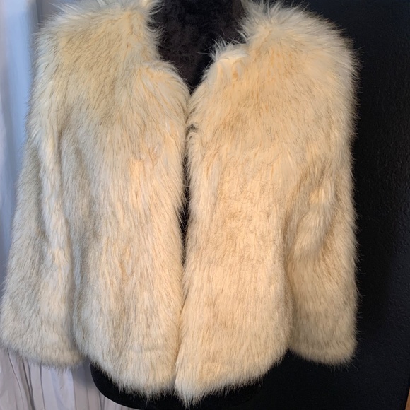 Skies Are Blue Cream Faux Fur Jacket - Picture 3 of 11